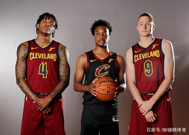 于自己的辉 于自己的辉