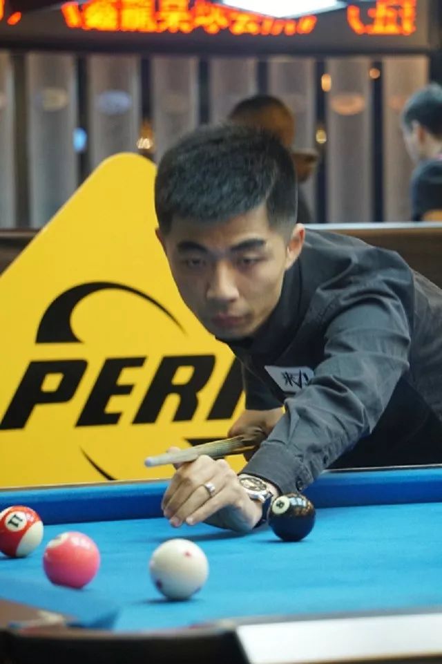 锋们表现得 锋们表现得