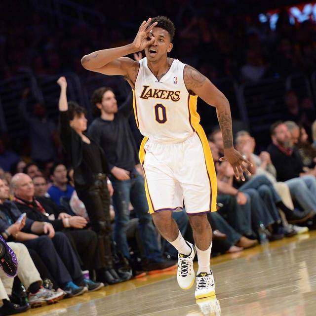 杜锋点出 杜锋点出