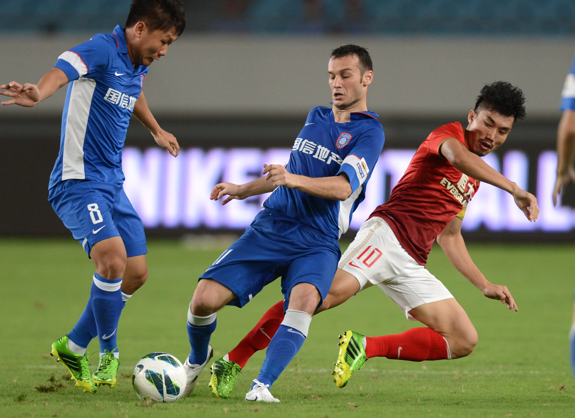 站位前移 站位前移